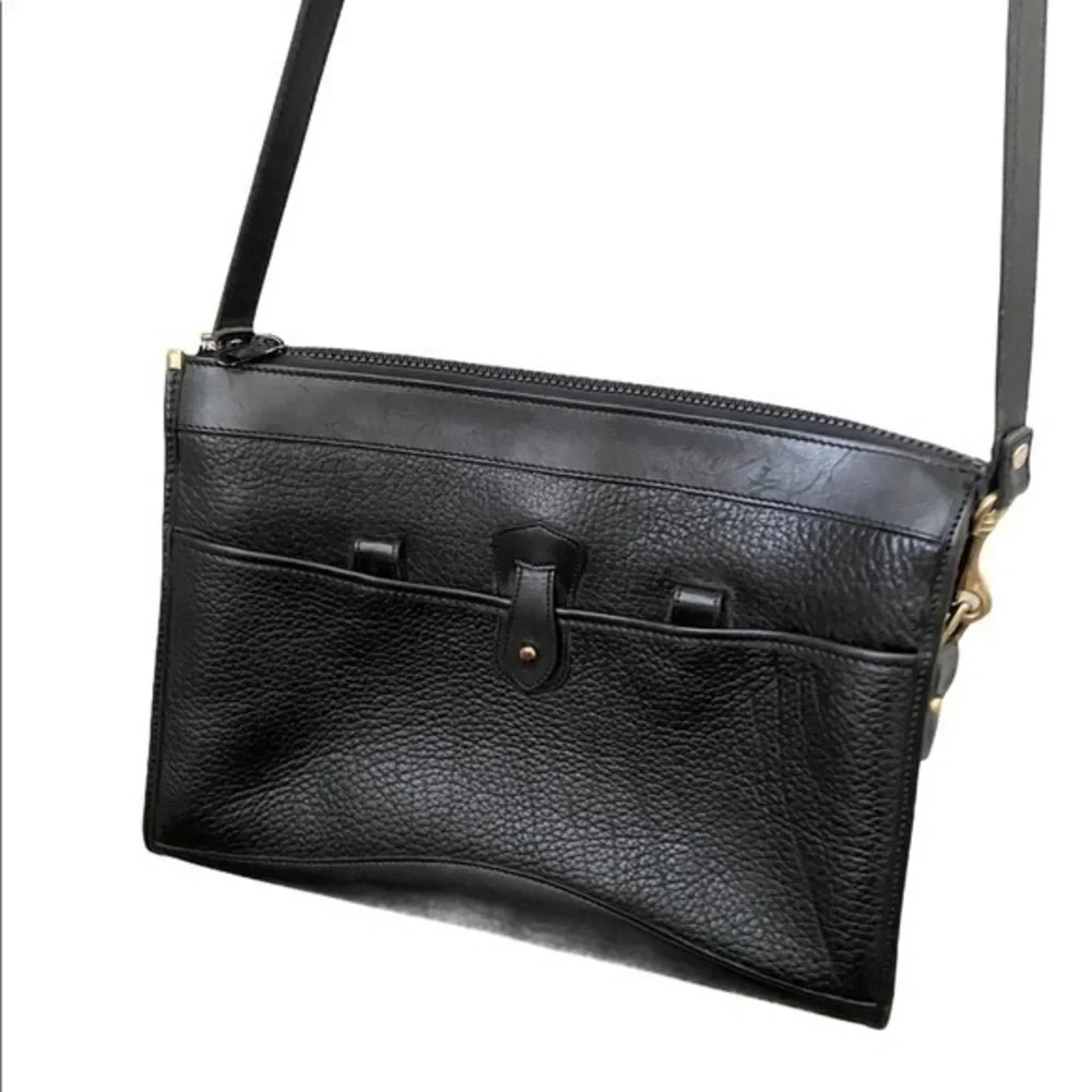 Dooney & Bourke Vintage 1980s Black Pebbled Leather‎ Shoulder Bag